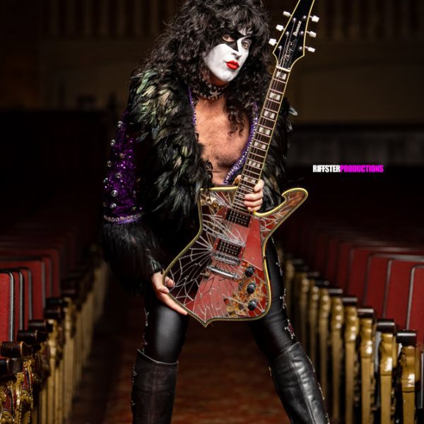 Riffster - portrait photography musician kiss
