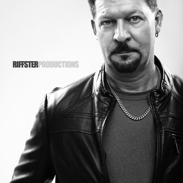 Riffster - Portrait photography black and white man in leather jacket
