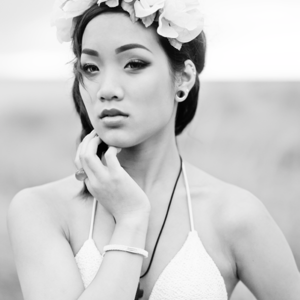 Riffster - portrait photography asian girl on beach