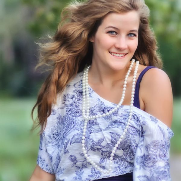 Portrait photography young girl at the beach