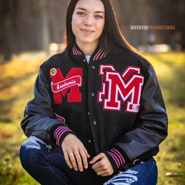 senior-allie-4webce9e51ac-fdc9-ecae-a9dc-cdb1146754a75041D382-D912-1FD5-94D5-F87DA3606696.jpg
